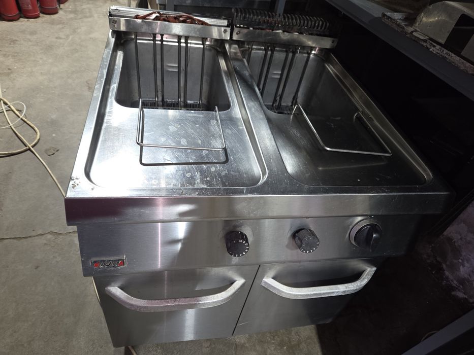 Friteuza 1 sau 2 cuve mari, la 380v, cu robinet golire