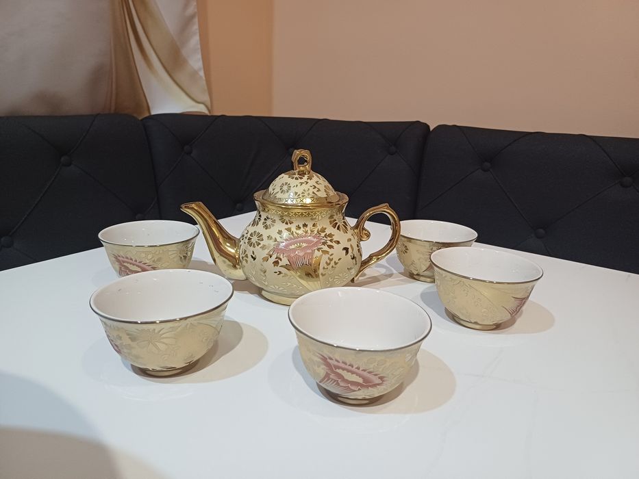 Продаю чайный сервиз