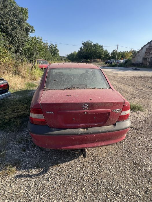 Opel Vectra B 1.6 НА ЧАСТИ