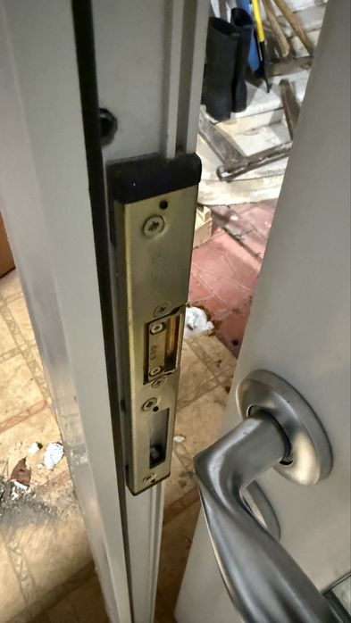 Врата от PVC дограма. Отлична!