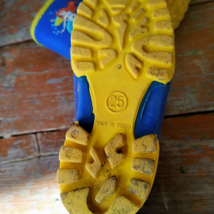 Продам резиновые сапоги