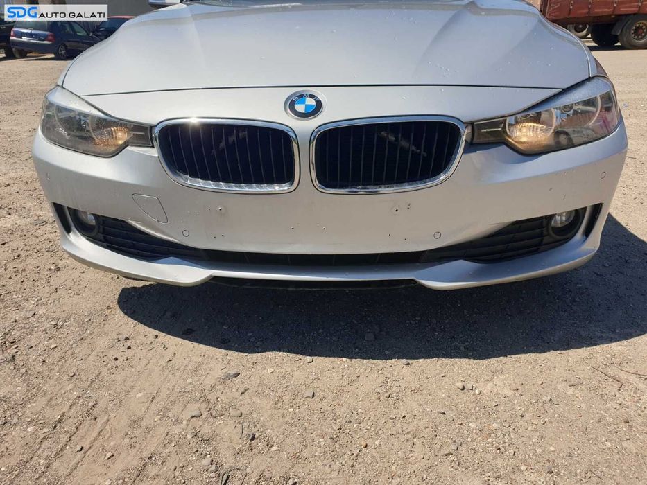 Bara Spoiler Fata cu Locas Senzori Parcare BMW Seria 3 F30 F31 Nonfacelift 2011 - 2015 Culoare Glacier-Silber Metallic A83