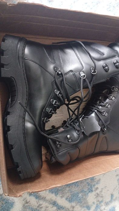 Продам ботинки кожанные