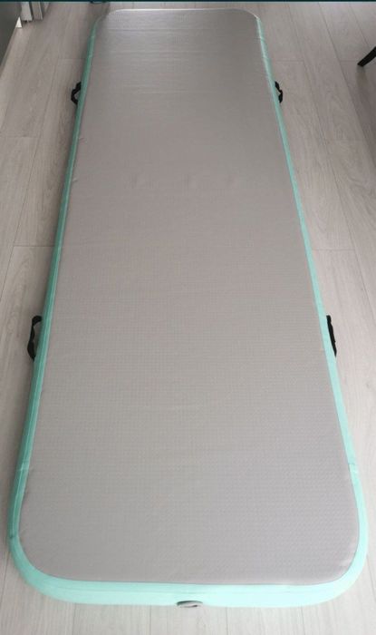 Saltea gimnastica gonflabila