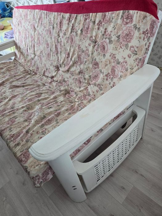 Продам диван для гостиной
