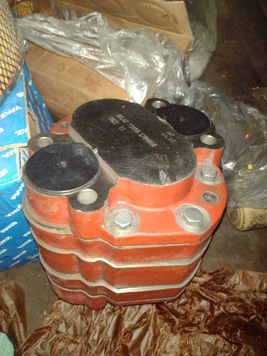 Насос маслянный белаз 75450