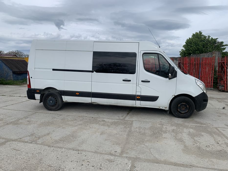 Renault master an 2017 cu 6+1 persoane omologat