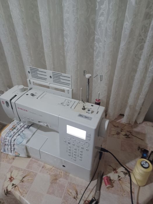 Шевна машина Singer L 500 ,9mm zikzak