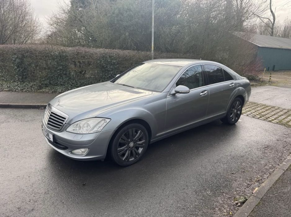 Mercedes Benz - S320