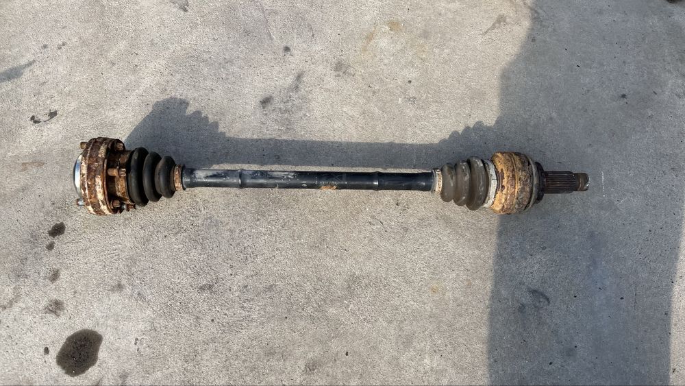 BMW X1 E84 полуоска