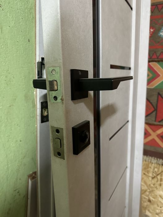 Продам 2 шт двери 60х200