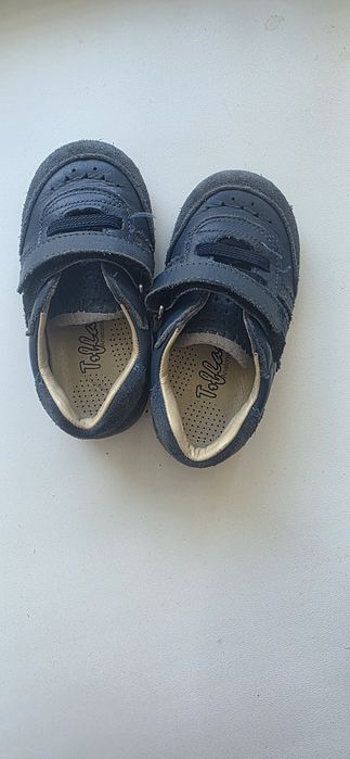 Продам детские кросовки
