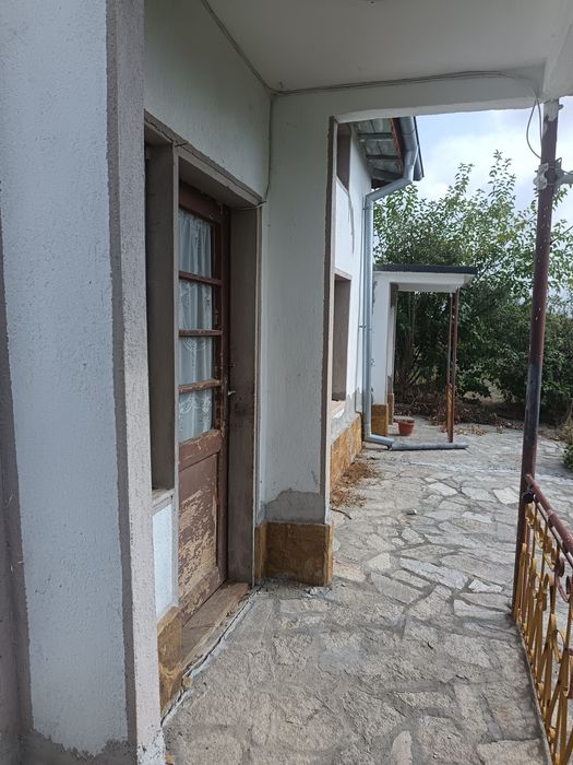 Продавам къща в село Гранит