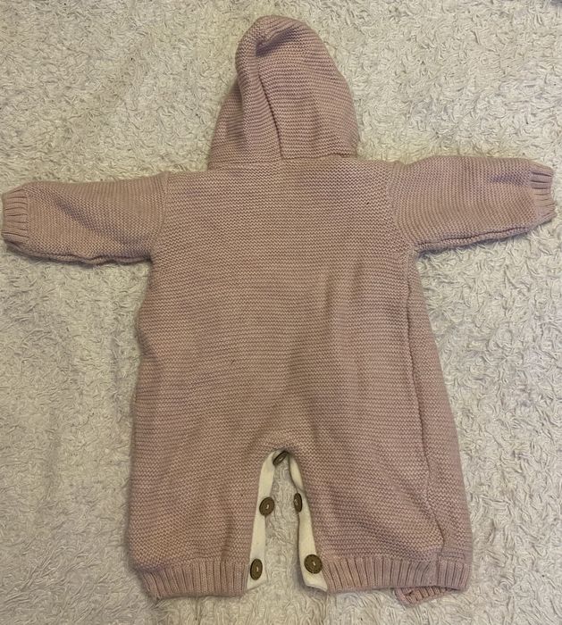 Продам б/у комбезы для малышей