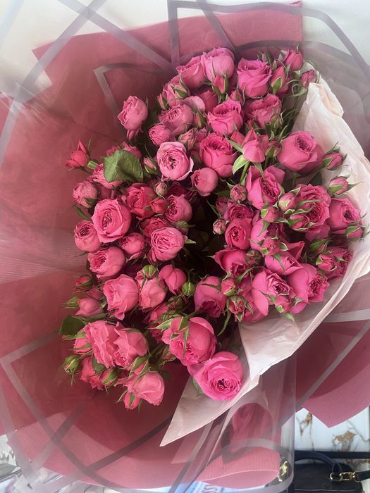 кустовые розы свежие 6000тг.