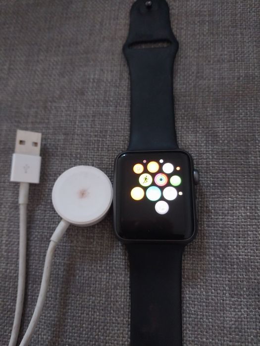 Смарт-часы Galaxy watch 3 и Apple watch sport