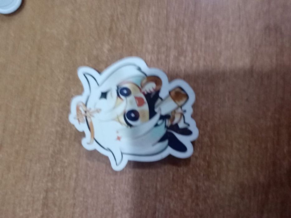 Продаю значек Паймон