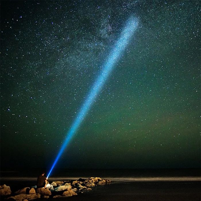 Мощный дальнобойный оригинальный  фонарь