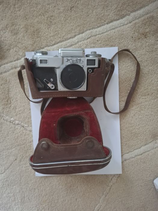 Aparat foto vintage pe film Kiev 4A + Obiectiv Jupiter-8 + Husă piele