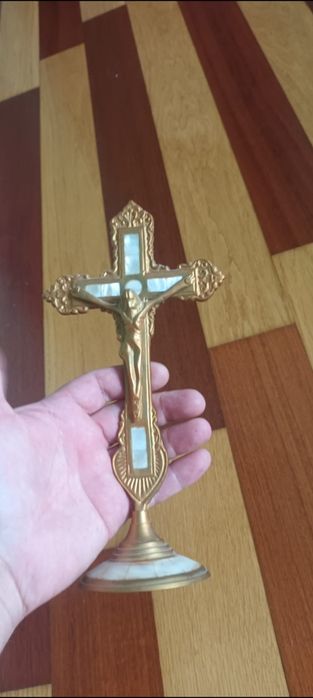 Crucifix, Bronz și Sidef