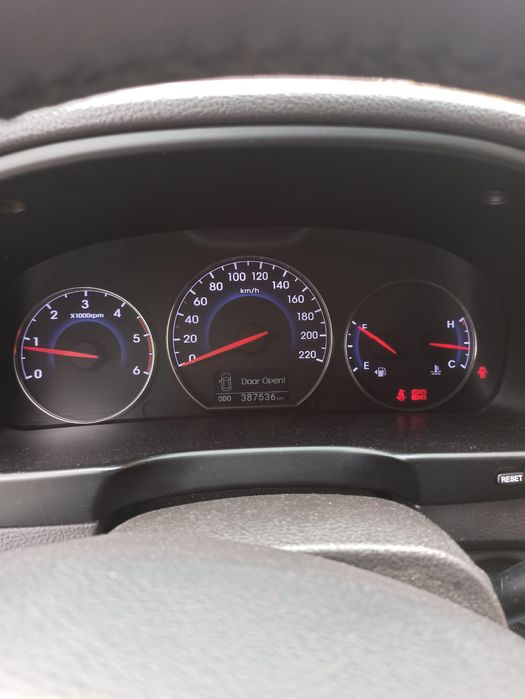 Hyundai Santa Fe 2011 diesel 4*4