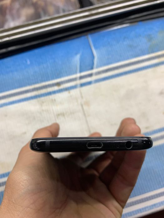 Samsung A6 ideal srochna sotiladi obmen yuq