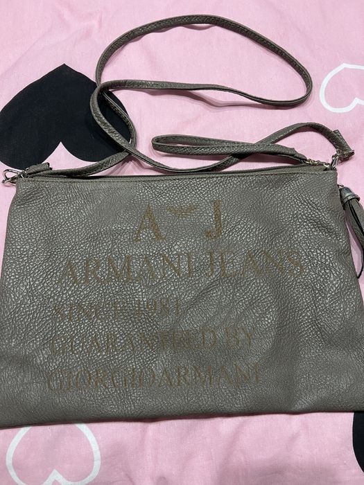 Дамски клъчове,,Armani Jeans” и Versace”