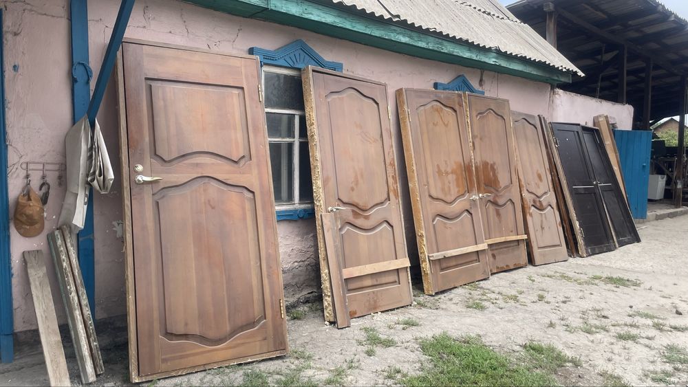Продам двери межкомнатные