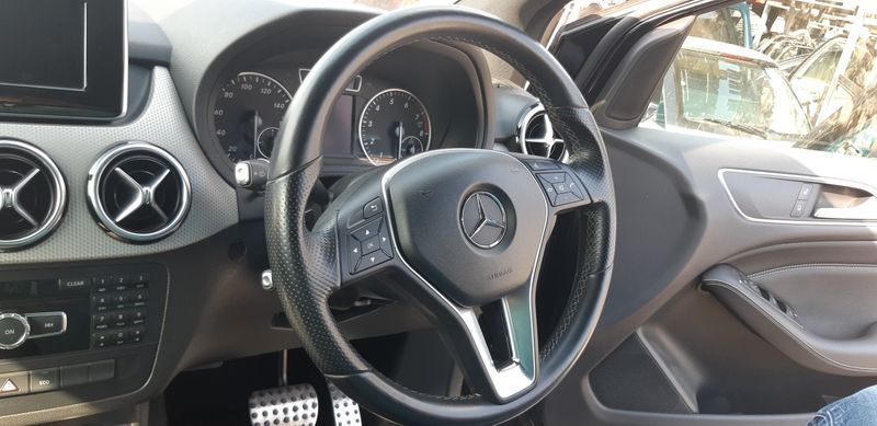 Волан с еърбег Мерцедес Б класа W246