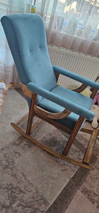 Люлеещ стол от дърво