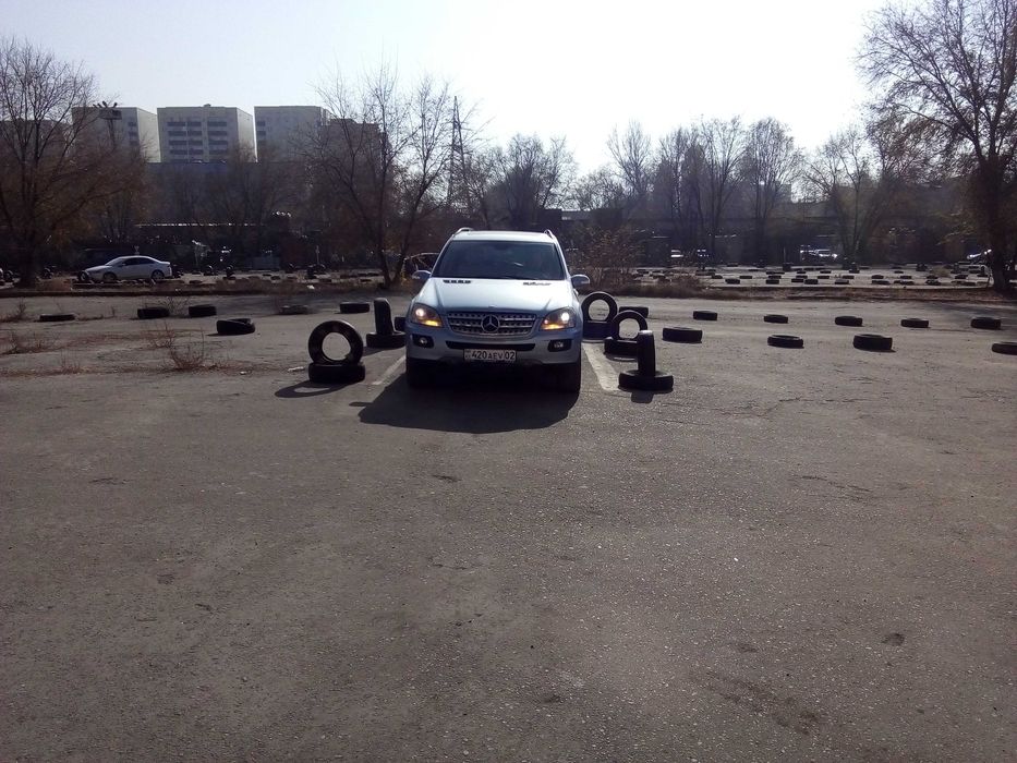 Автоинструктор  по городу.