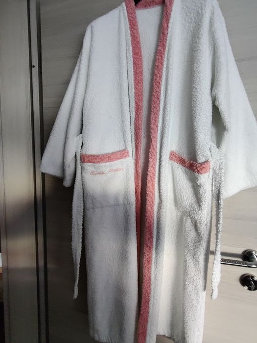 Halat de baie de calitate.