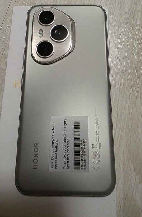 Honor 400 Pro 512Gb stocare cu  12Gb ram