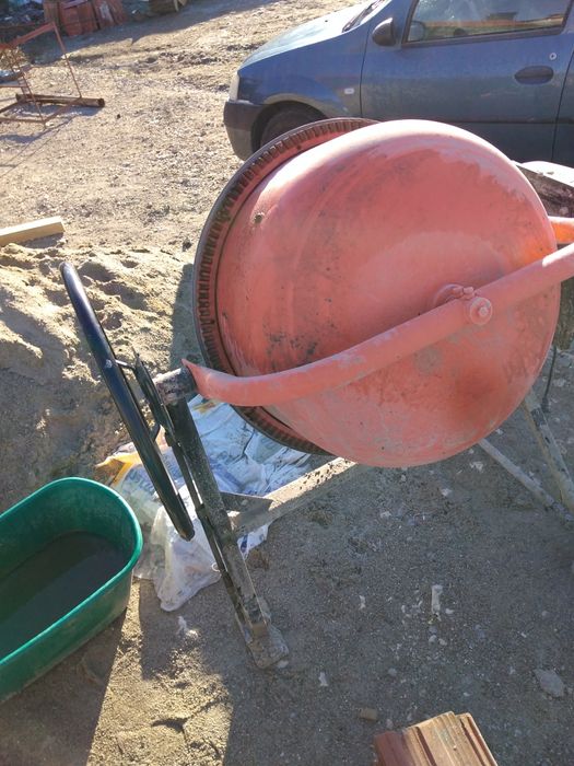 Mânusi betoniera 180 cm ca și noua