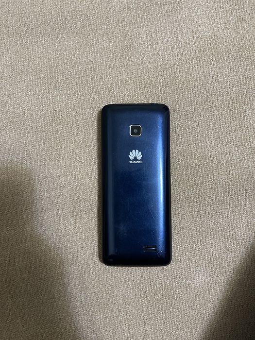 Кнопочный телефон Huawei