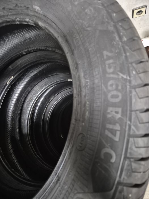 Continental  215/60 R17 c