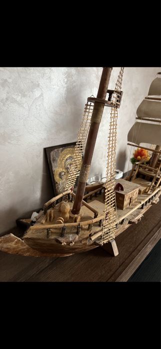 Старинен кораб