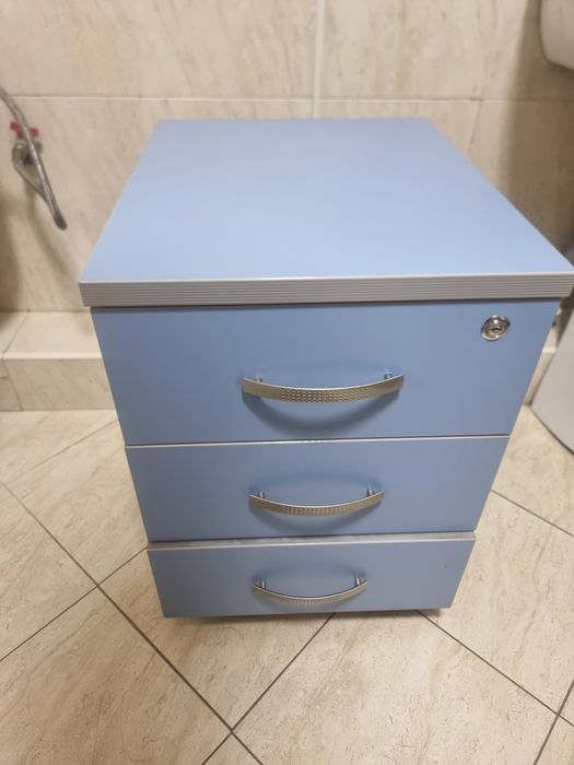 Продам мебель срочно.