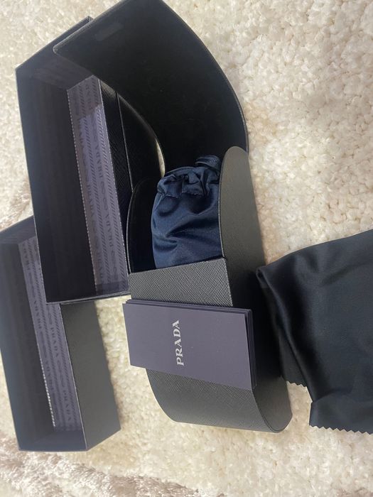 Мъжки слънчево очила Prada