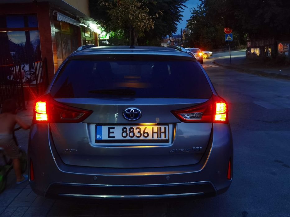 Toyota auris led стопове