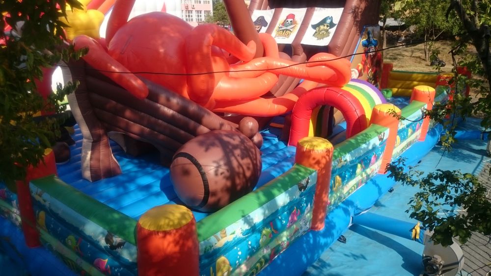 Надуваем атракцион/батут