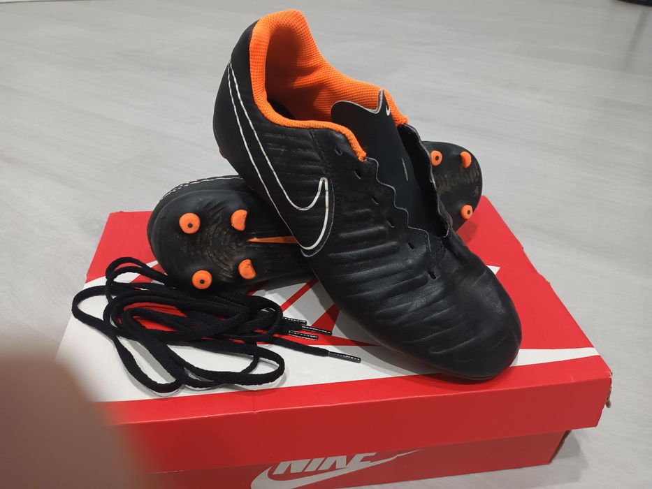 Vand ghete de fotbal / rugby Nike mărimea 38  jumate, 24 cm