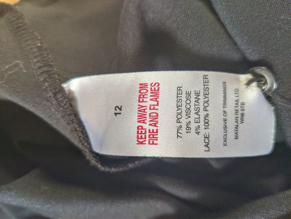 Top cu inserție din imitație piele