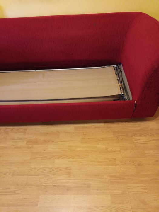 Vând canapea  extensibila 3 locuri