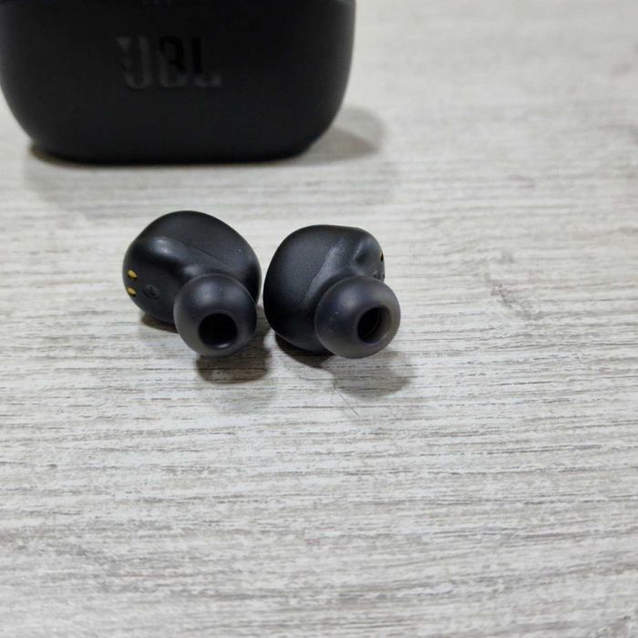 Безжични слушалки JBL Vibe Buds