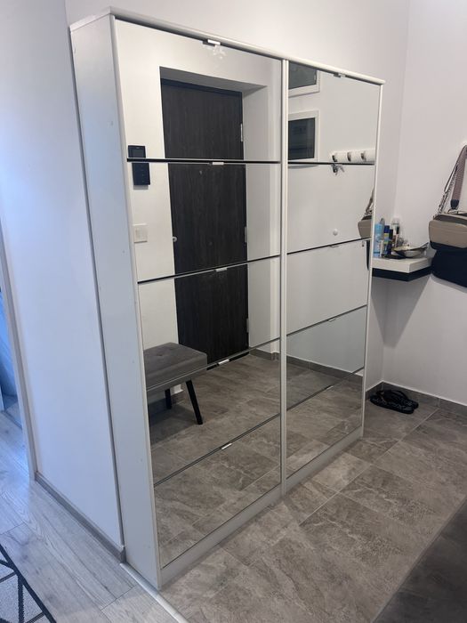 Pantofar alb cu 5 usi cu oglinzi Mobexpert