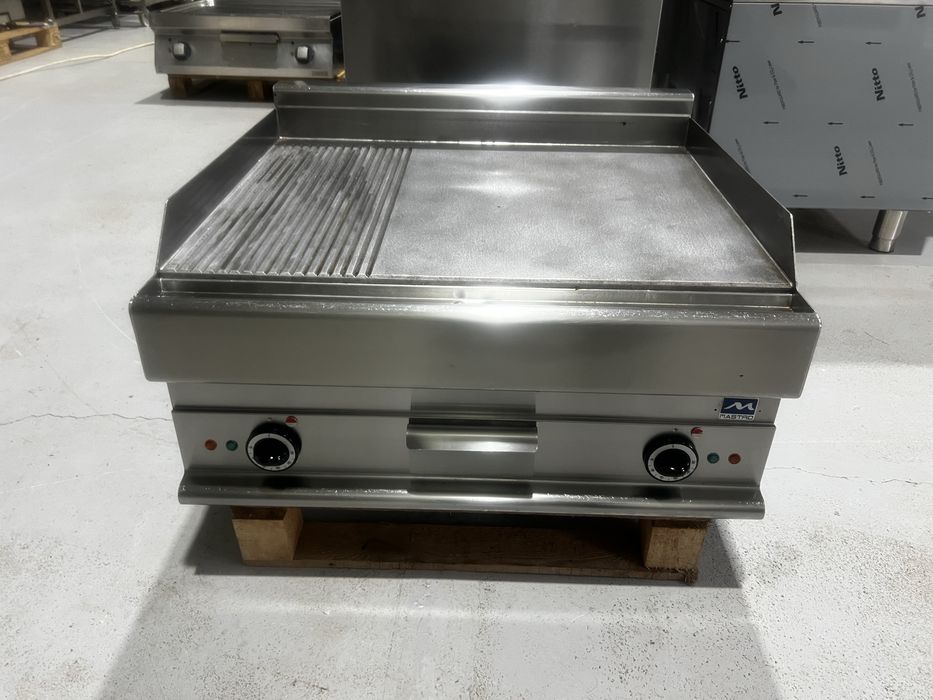 Gratar electric Modular Italia - banc - neted - striat - 380V - 9 KW