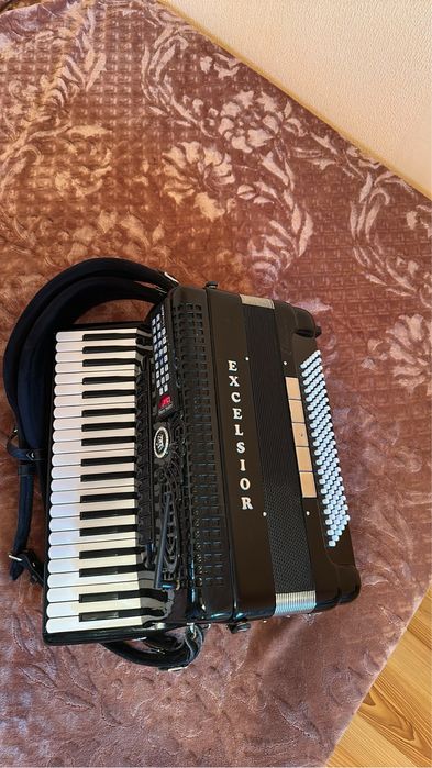 Acordeon cu midii