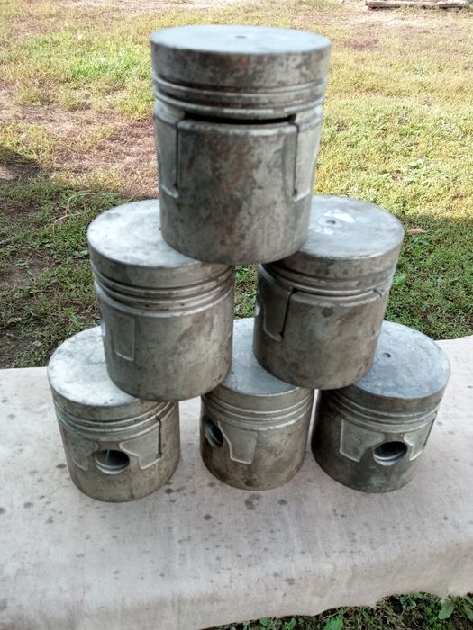 Поршни ГАЗ -52 ( новые)  диск сцепления