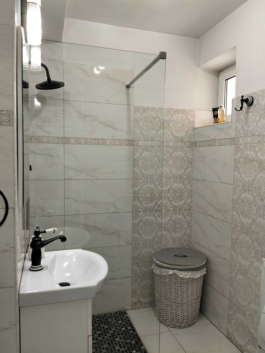 Vand apartament cu 3 camere in Gheorgheni, etajul 1